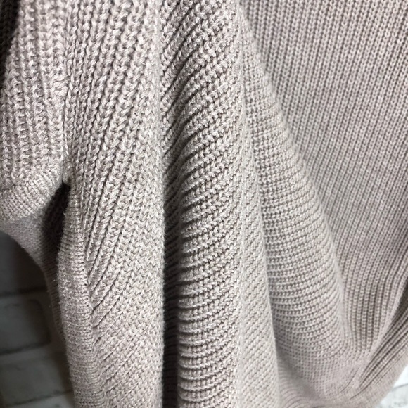 EXPRESS Beige 3/4 Sleeve Knit Sweater Size S/p - Picture 7 of 7